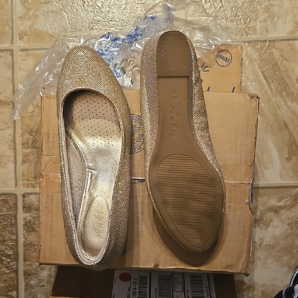 Franco Sarto Shimmering Gold Flats - Picture 3 of 3